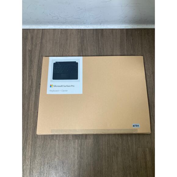 NIB Microsoft Surface Pro Keyboard - Picture 2 of 2